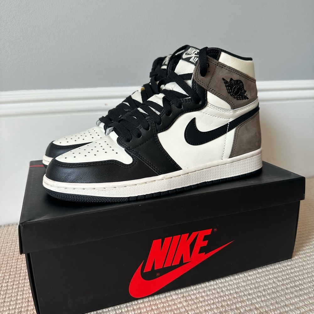 Air Jordan 1 High OG Mocha
